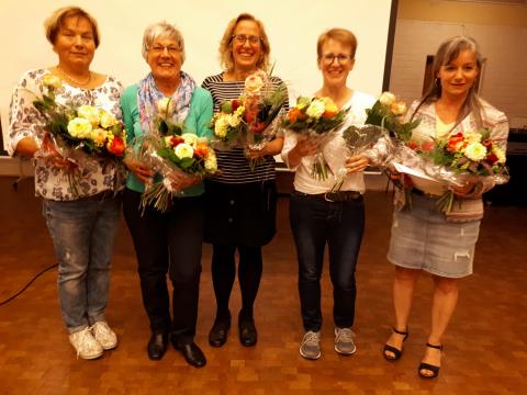 von links nach rechts: Marita Oster, Maria Tröger, Elke Werthmann, Petra Weimer und Eva Wengemann von links nach rechts: Marita Oster, Maria Tröger, Elke Werthmann, Petra Weimer und Eva Wengemann