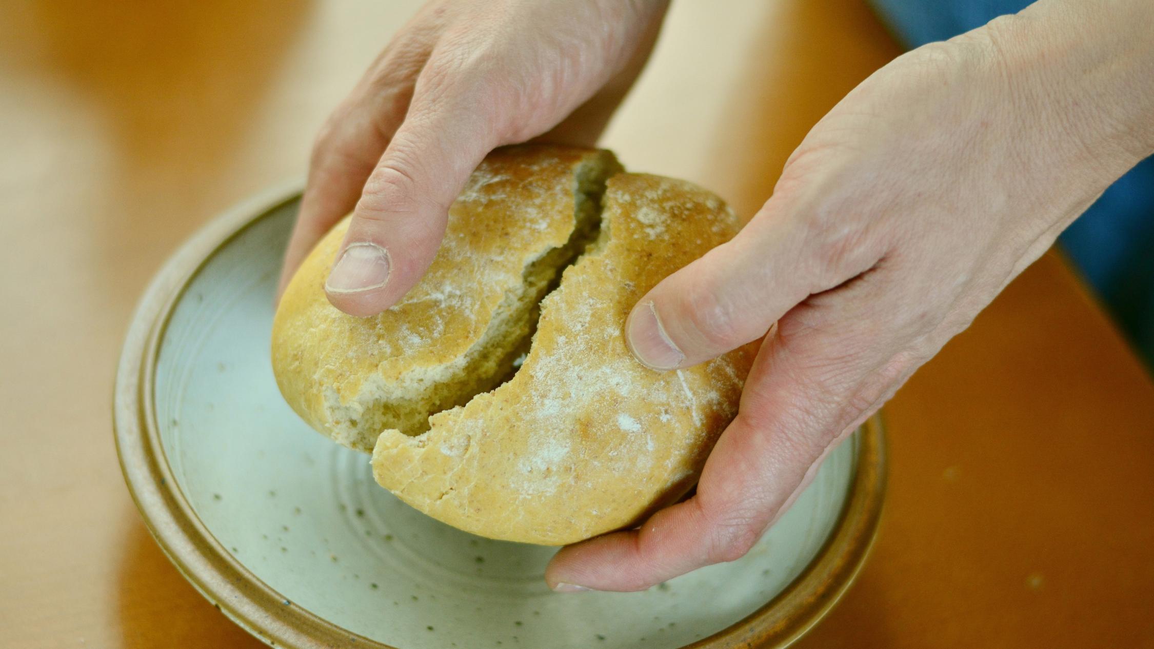 Brot-brechen