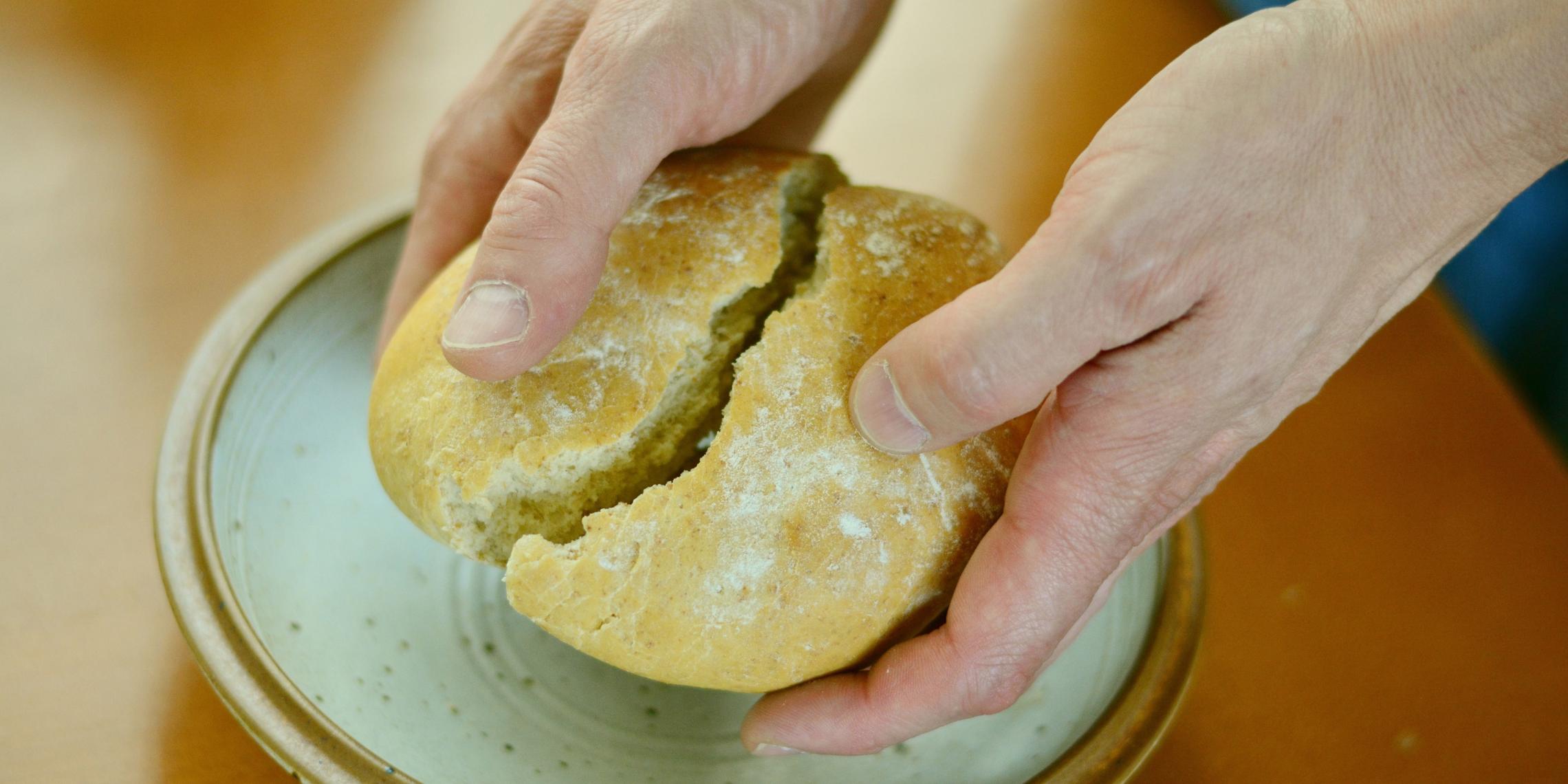 Brot-brechen