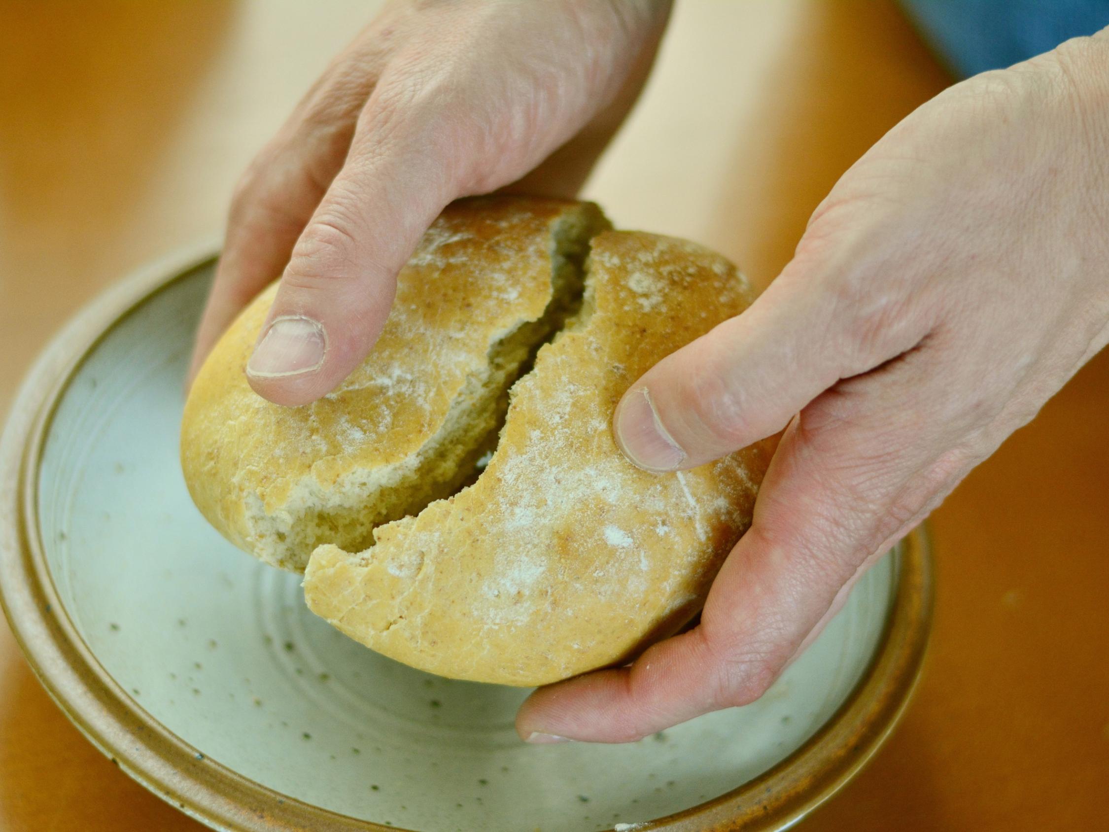 Brot-brechen